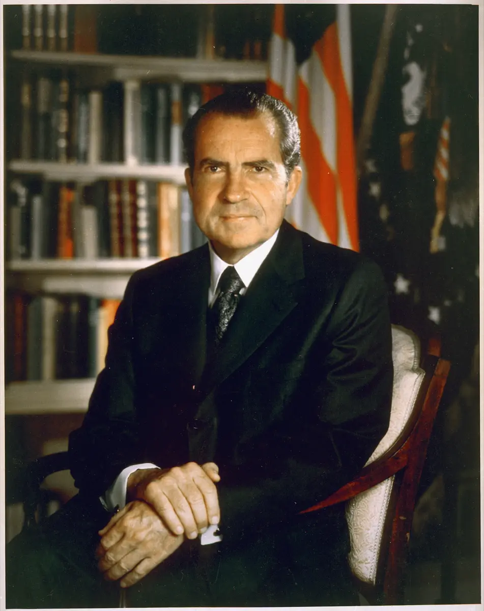 Nixon ends the dollar's link to gold