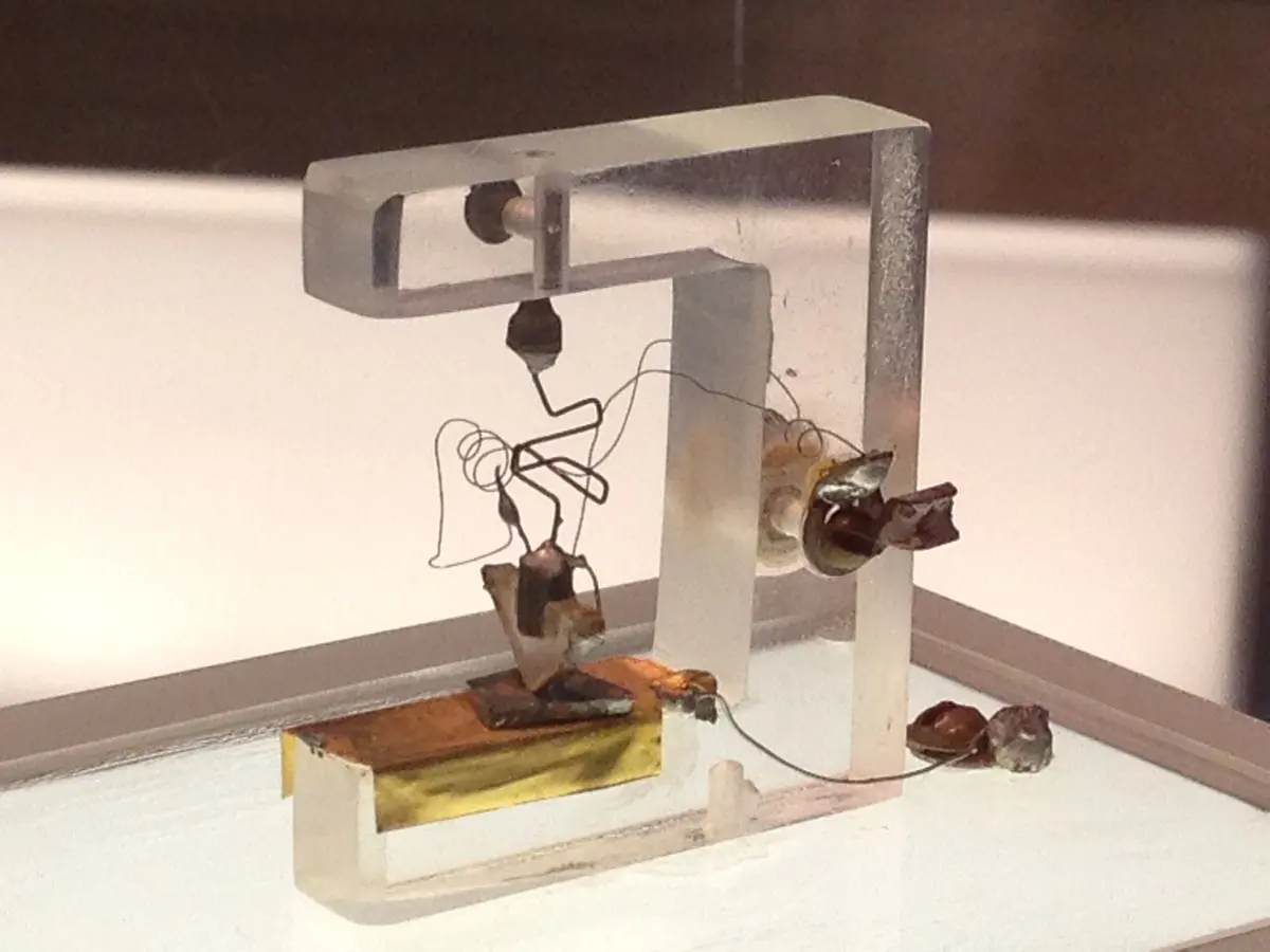 The transistor is invented at Bell Labs